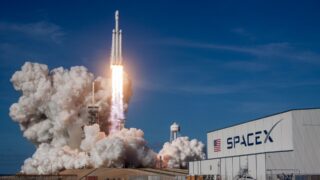 SpaceX успешно запустила ракету Falcon 9 с 22 спутниками Starlink