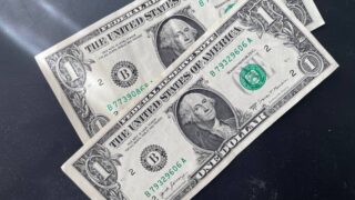 Средневзвешенный курс доллара на KASE в 17:00 составил 471,37 тенге