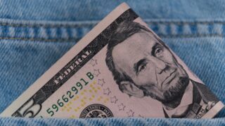 Стоимость основных валют в обменниках Казахстана на 24 сентября