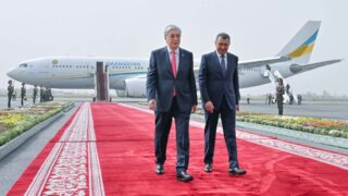 Токаев по приглашению Президента Рахмона прибыл с рабочим визитом в Таджикистан