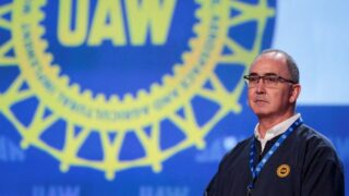 UAW готовится к забастовке на трех автозаводах Детройта, отвергая новые предложения