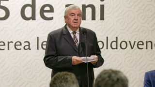 Ушел из жизни Мирча Снегур — первый президент Республики Молдова