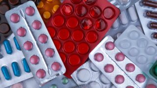 Жумангарин о казахстанцах, которые берут таблетки в Kaspi Red: Иди к врачу, получи рецепт и лекарство бесплатно