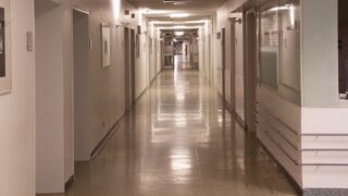 В Алматы женщина из-за самолечения пневмонии попала в реанимацию