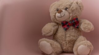 В Павлодаре 14-летняя девушка погибла, выпав из окна квартиры на восьмом этаже