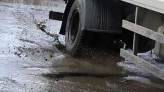 Жители нескольких сел в Акмолинской области просят асфальтировать дорогу