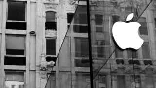 Apple вкладывает $1 млрд в разработку своей версии ChatGPT на базе генеративного ИИ Ajax