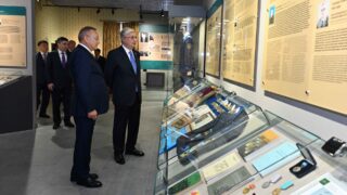 Археологические артефакты и этнографические реликвии показали Токаеву в музее Уштобе