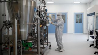 AstraZeneca планирует инвестировать 32 млн, GE Healthcare вложит 60 млн долларов в казахстанскую фармацевтику