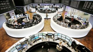 Британский FTSE 100 торгуется без видимых изменений