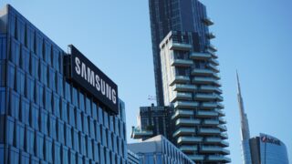 Чистая прибыль Samsung снизилась почти на 40 процентов в третьем квартале