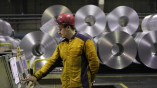 Цены на цветные металлы снижаются на фоне сильного доллара