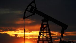 Цены на нефть утратили позиции из-за сообщений о ситуации на Ближнем Востоке