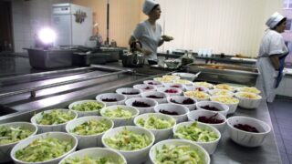 Цифровые ваучеры для питания могут ввести в школах Казахстана