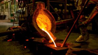 Данные из Китая давят на стоимость меди