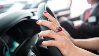 Почти 60% сделок на авторынке совершается в кредит