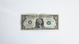 Доллар растет после сильного отчета по занятости в США