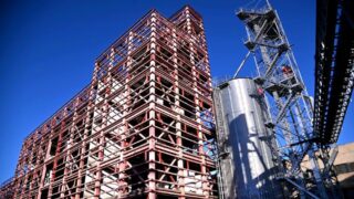 Ход строительства маслоэкстракционного завода проинспектировал аким СКО