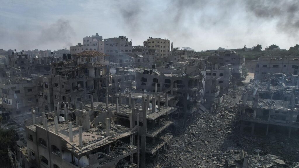 Последствия израильского авиаудара в Джабалии, сектор Газа. Фото: AP Photo / Hatem Moussa