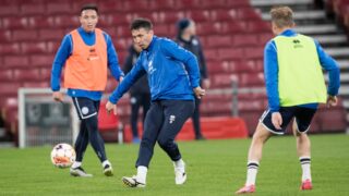 Казахстанская сборная по футболу тренируется в Копенгагене перед матчем с командой Дании