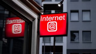 Количество жалоб на интернет и сотовую связь в Казахстане возросло в 2,5 раза