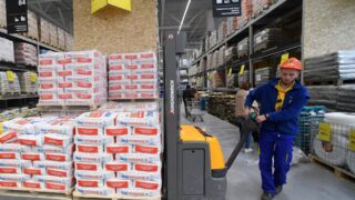 Кто должен предоставлять материал для выполнения работ в Казахстане