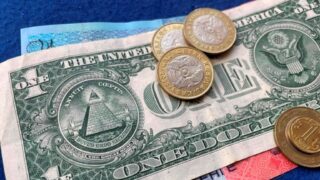 Курсы обмена доллара, евро и рубля в обменниках Казахстана на 27 октября