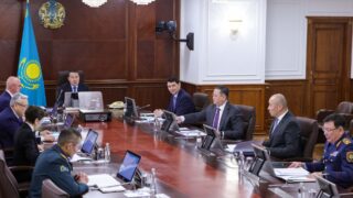 «Надо применять самые строгие меры»: Алихан Смаилов высказался о нетрезвых и лишенных прав водителях 