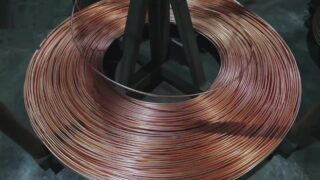 Ослабление доллара способствует росту цен на медь