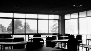 Поручения Президента по развитию отечественной промышленности игнорируются при строительстве комфортных школ 