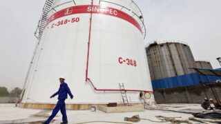 SINOPEC начнет строительство комплекса по производству терефталевой кислоты в Атырау
