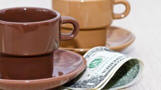 Сколько чаевых следует оставлять туристам во время отдыха