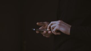 Премьер поручил не допускать сговоров операторов связи и необоснованного повышения тарифов