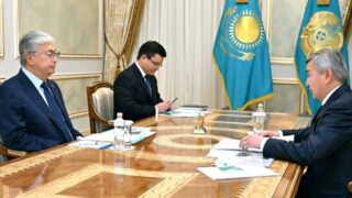 Токаев встретился с председателем холдинга «Байтерек»