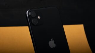 У многих пользователей iPhone телефоны начали выключаться по ночам