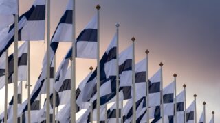 Учащаяся молодежь и профсоюзы протестуют против финского правительства: ‘Робин Гуды наоборот’