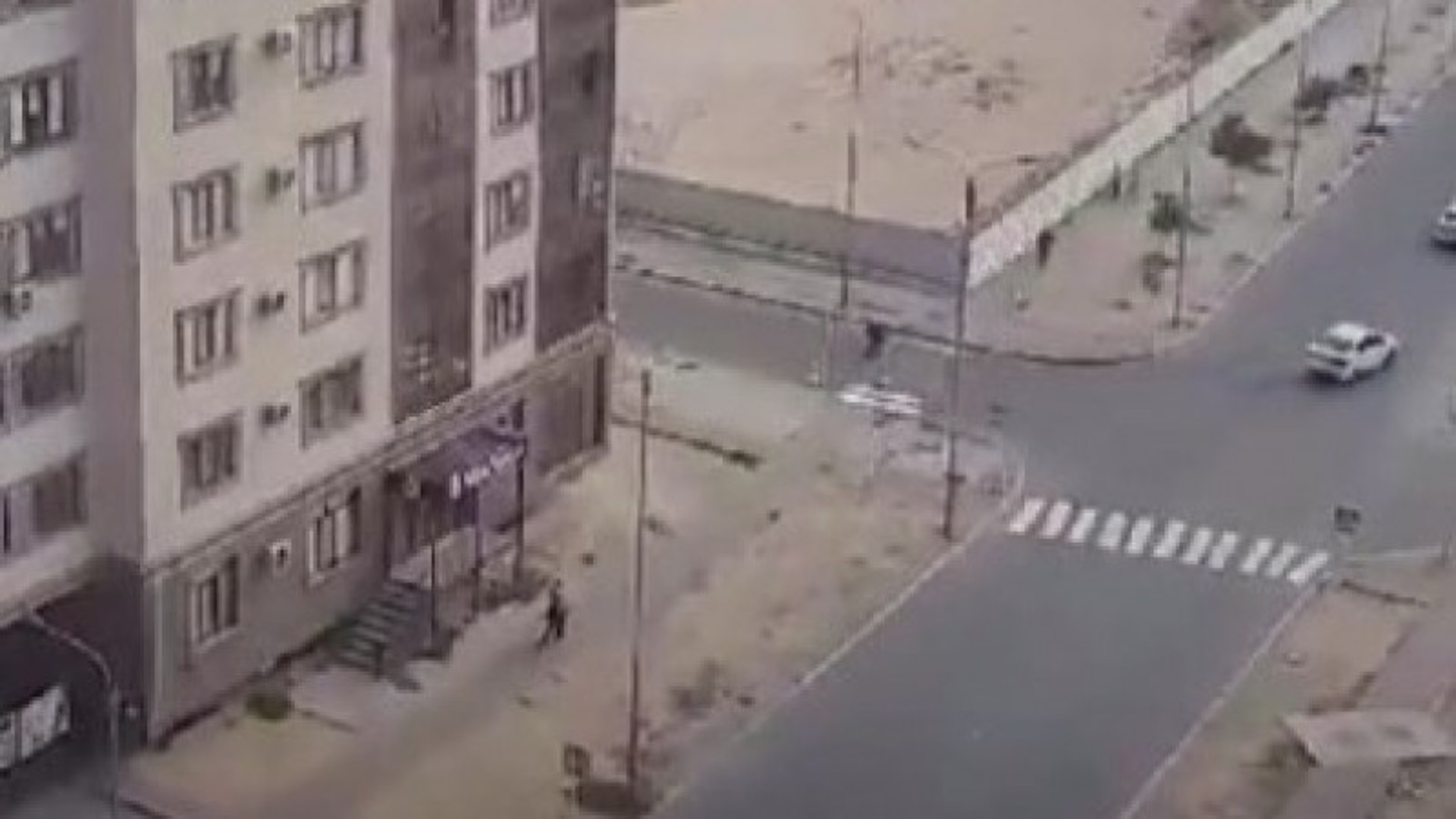 В Актау на видео запечатлён кривой пешеходный переход