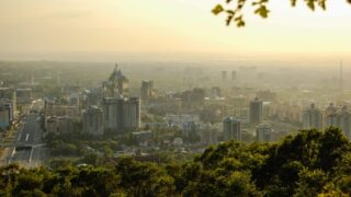 В Алматы ежедневно «въезжает» целая Латвия, 2 автопарка Астаны или 5 Западно-Казахстанских областей