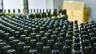 Ужесточить продажу спиртных напитков предлагает МВД