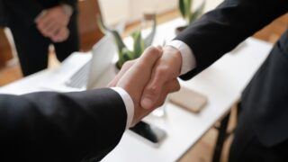 Казахстан запускает «золотую визу» для иностранных инвесторов