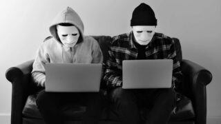 В Украине устранили интернет-мошенников, которые обманывали граждан Казахстана