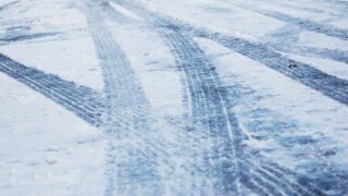 Водителям в Алматы советуют перейти на зимнюю резину