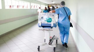 Пациент напал на медработника в Костанайской областной больнице