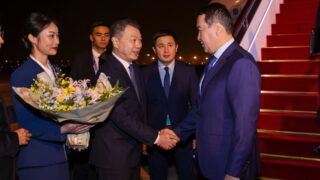 Алихан Смаилов прилетел в Китай