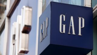 Чистая прибыль Gap в третьем финансовом квартале снизилась на 23%