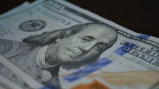 Доллар достиг нижней отметки ниже 89 рублей впервые с 4 июля