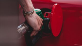 Эксперты оценили влияние тарифов ГСМ и ЖКУ на потребительскую инфляцию