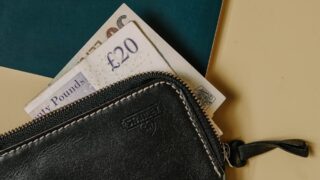 Фунт падает по отношению к доллару США