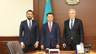 Карабаев провел встречи с руководством крупных мировых логистических компаний