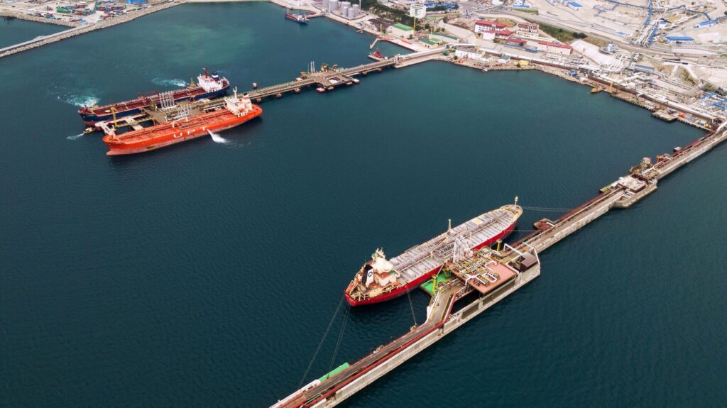 Нефтяной терминал «Шесхарис» в Новороссийске. Фото: РИА Новости / Виталий Тимкив
